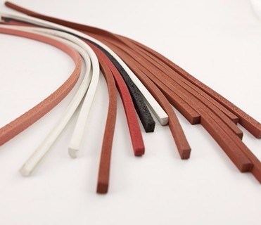 Σκληρότητα 40-45 βαθμούς Ακτή C Διαδικασία κατασκευής πετρωμάτων Ανοιχτόκύτταρο καουτσούκ για κοπή